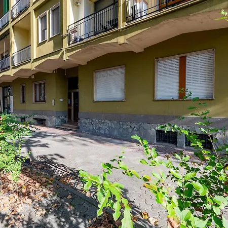 Guesthost - Cozy Near The Hospital Parma